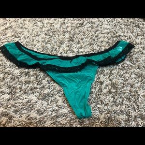 Aerie Thong Undies Green & Black - S